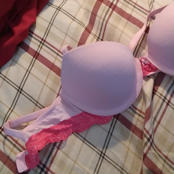 Bra lot - Picture 2 of 8